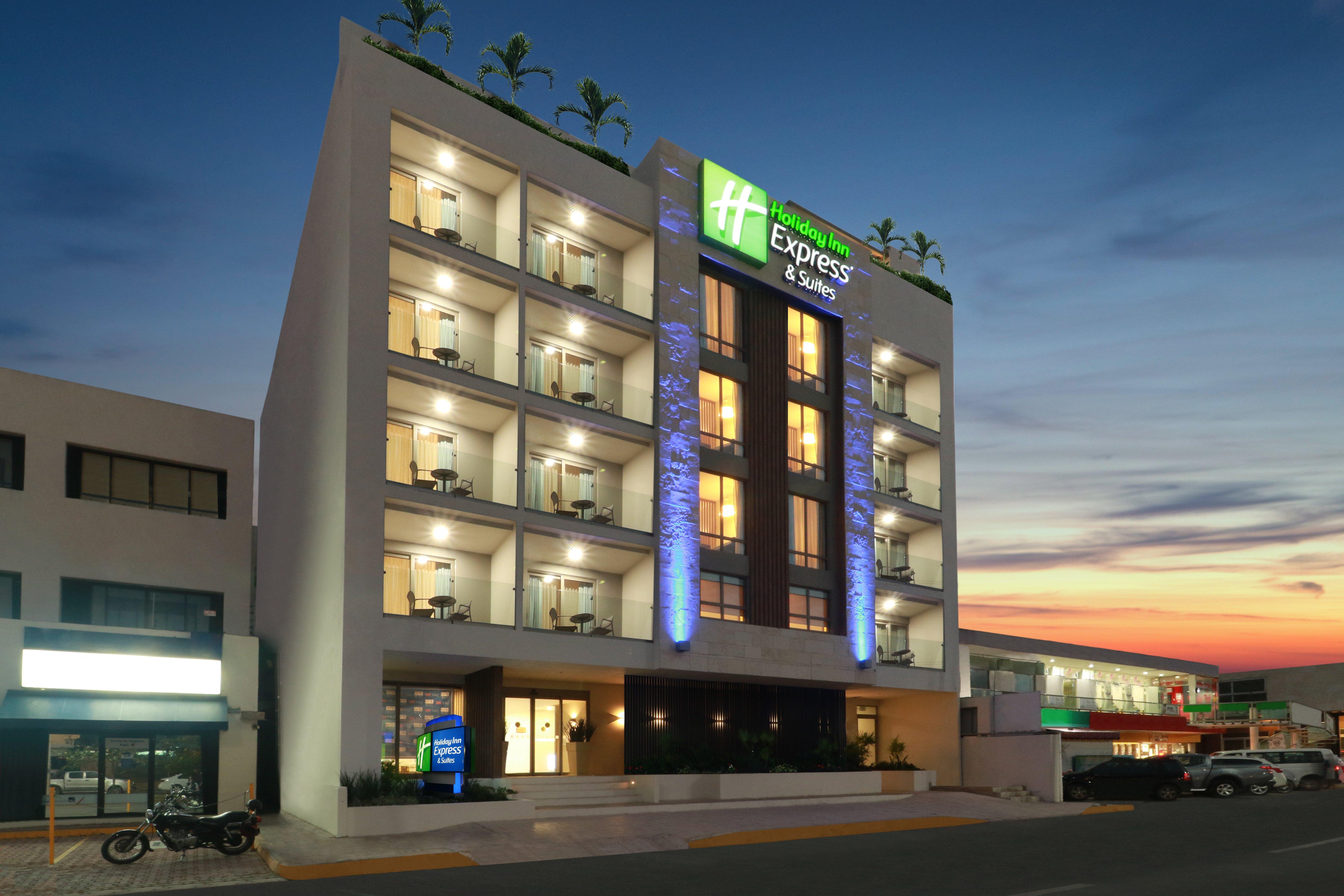 Holiday Inn Express & Suites - Playa Del Carmen, An Ihg Hotel Exterior photo